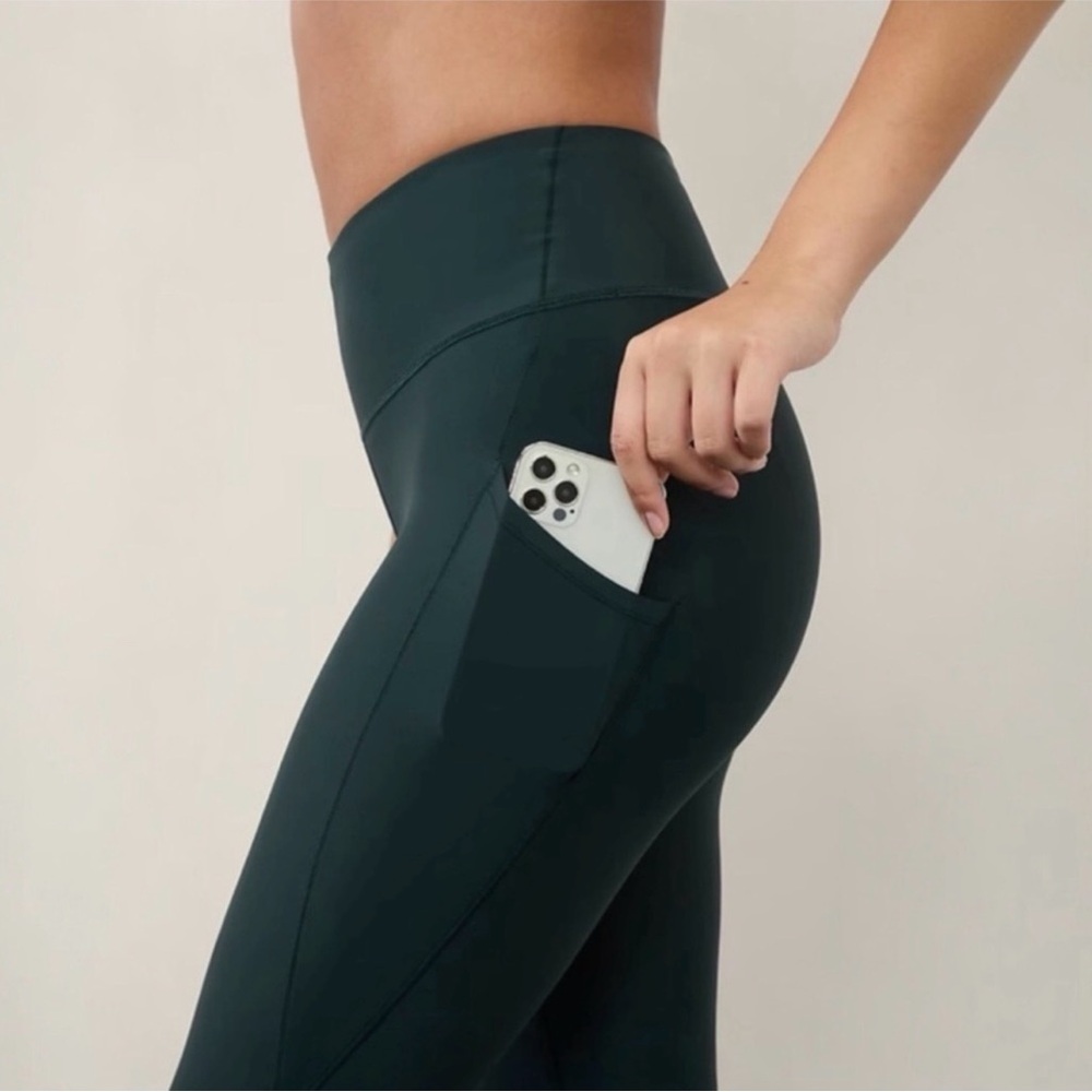 Athleta NWT Interval Stash High Rise 7/8 Legging Size M Cypress - Picture 2 of 6